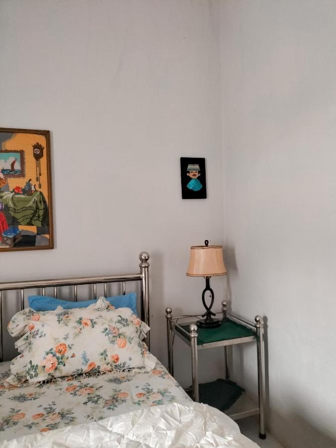 Brussels Homestay Balige Eksteriør billede